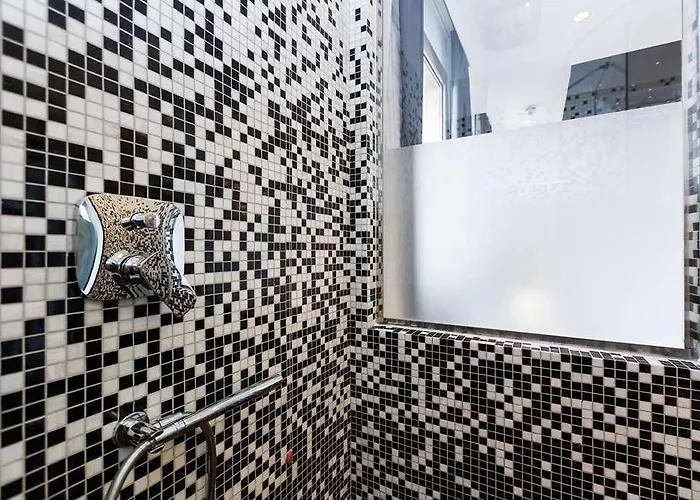 Jc Contemporary Hotel 4*