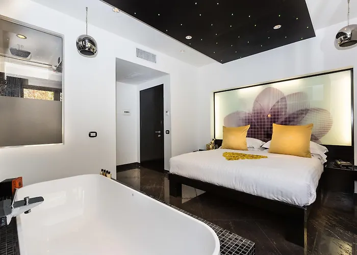 Jc Contemporary Hotel 4*
