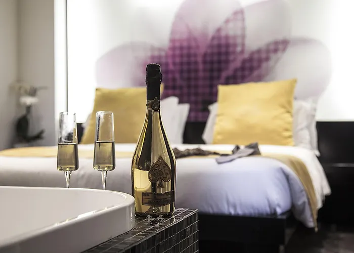 Jc Contemporary Hotel 4*