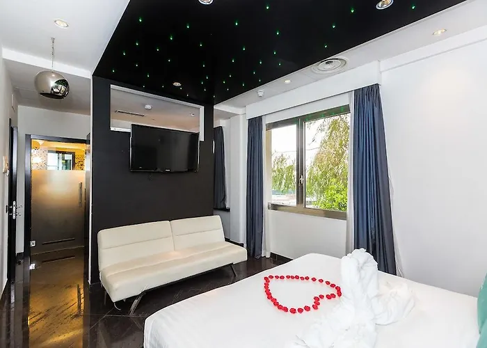 Jc Contemporary Hotel